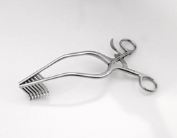 Retractor with Bilateral Blades