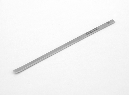 Lambotte Osteotome, 125mm, curved tip, 4mm wide
